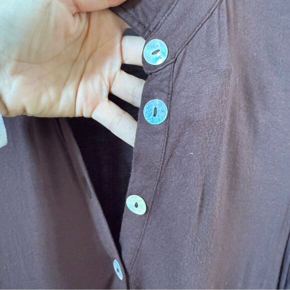 White + Warren Mother of Pearl Button Collared Short Sleeve Midi Dress in Brown - Picture 10 of 13